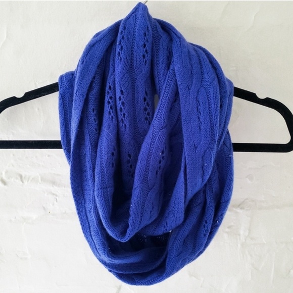 NWT Celeste Wool Cashmere Blend Blue‎ Pointelle Knit Cozy Infinity Scarf - Picture 1 of 10